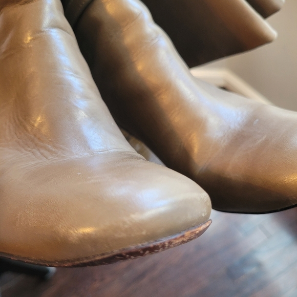 Tory Burch Elegant Brown Knee-High Leather Boots - Picture 11 of 16